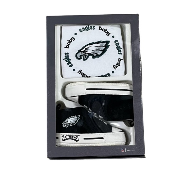 NWT Baby 0-3 Months Philadelphia Eagles NFL Fanatic Bib And Pre-Walkers Gift Set - Picture 1 of 4